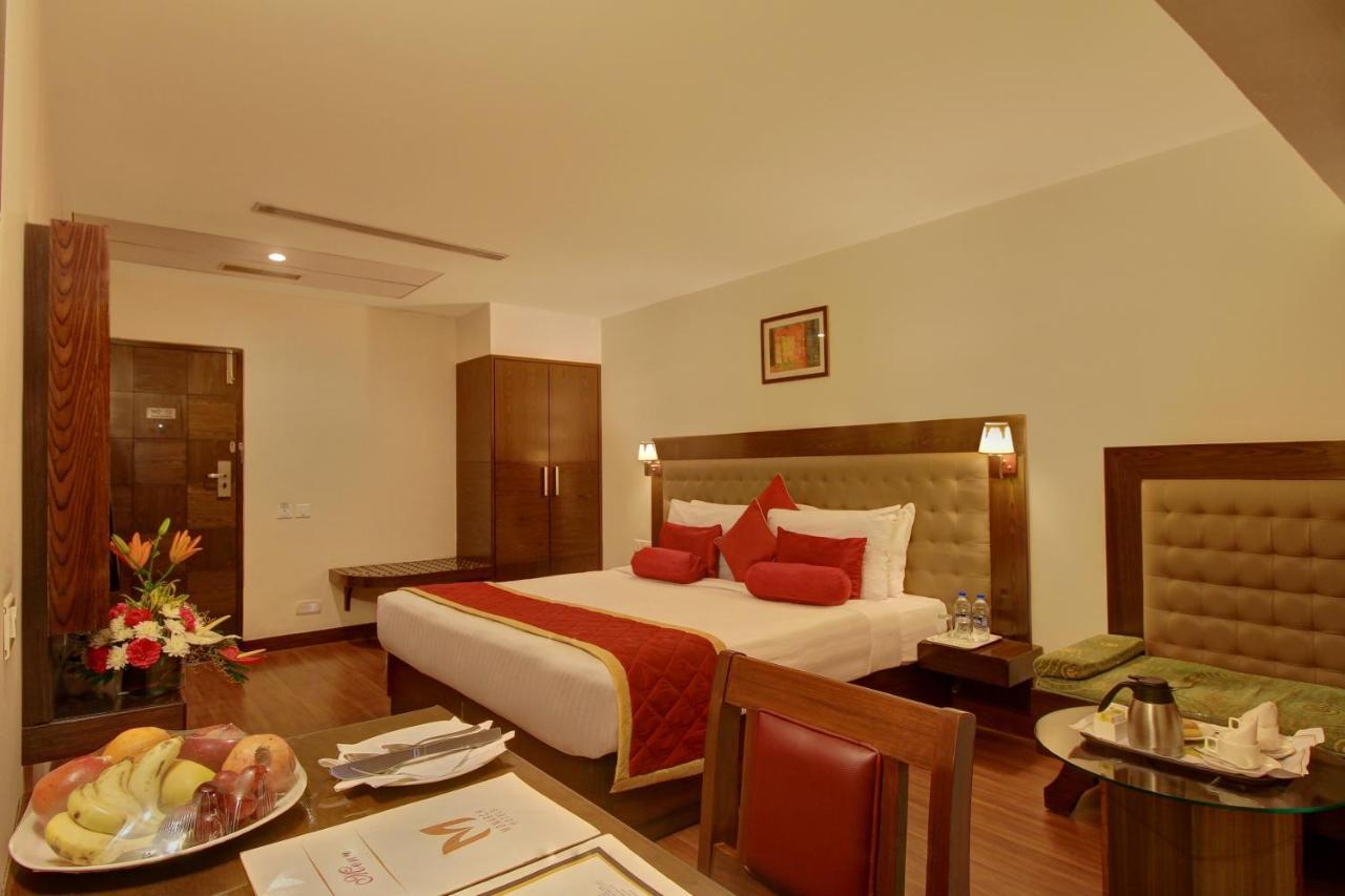 Monarch Brigade Road Hotel Bangalore Eksteriør billede