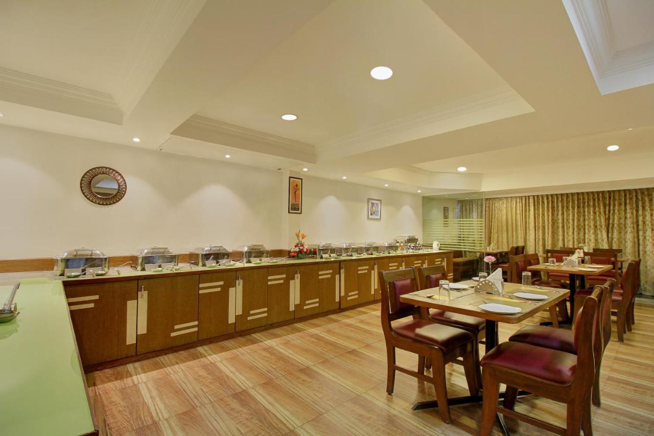 Monarch Brigade Road Hotel Bangalore Eksteriør billede
