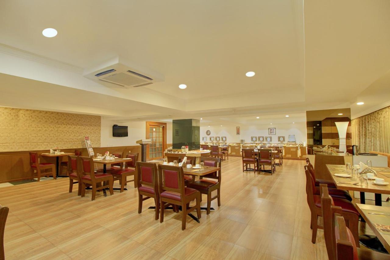 Monarch Brigade Road Hotel Bangalore Eksteriør billede