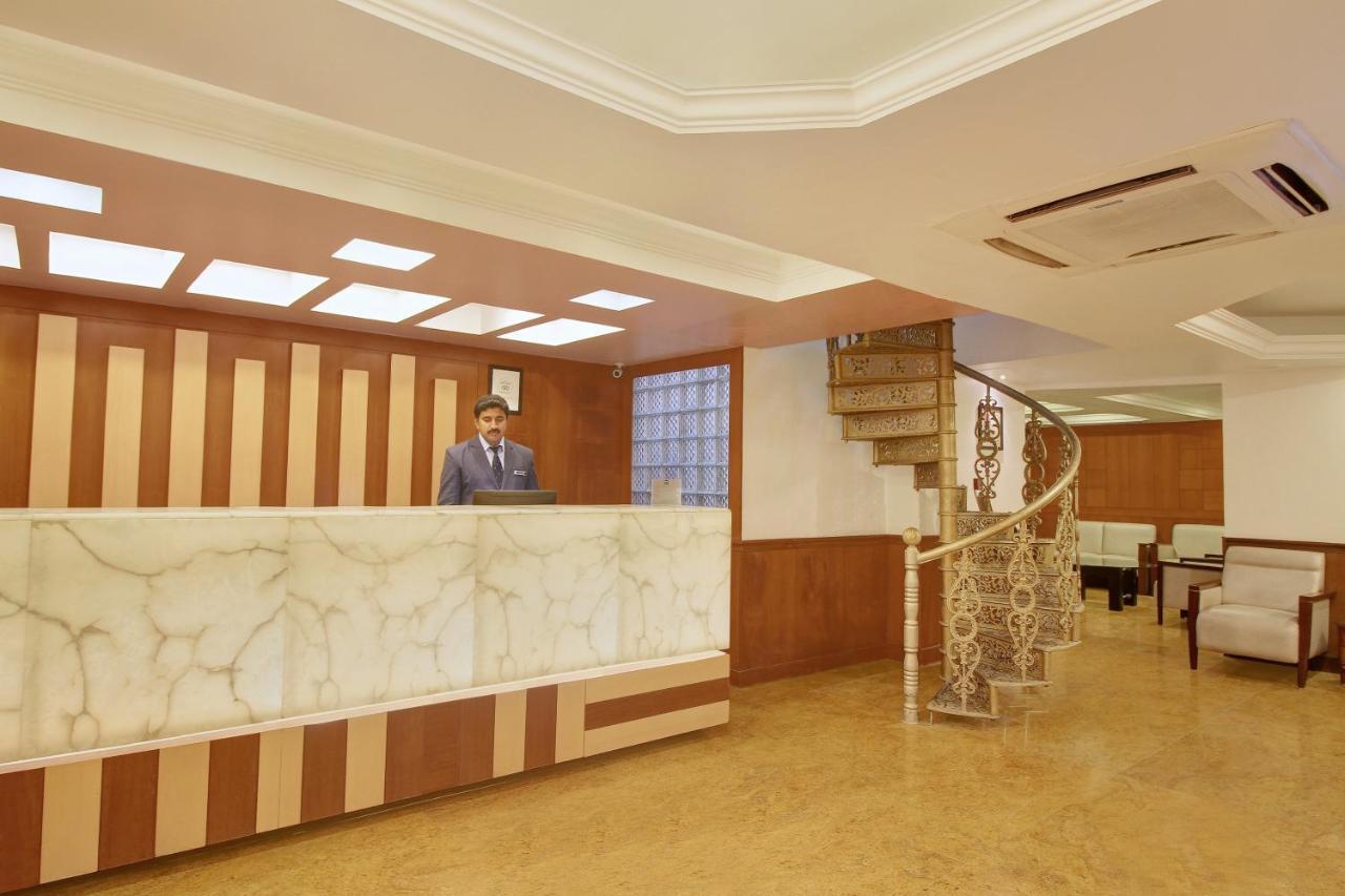 Monarch Brigade Road Hotel Bangalore Eksteriør billede