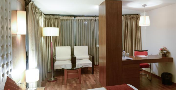 Monarch Brigade Road Hotel Bangalore Eksteriør billede