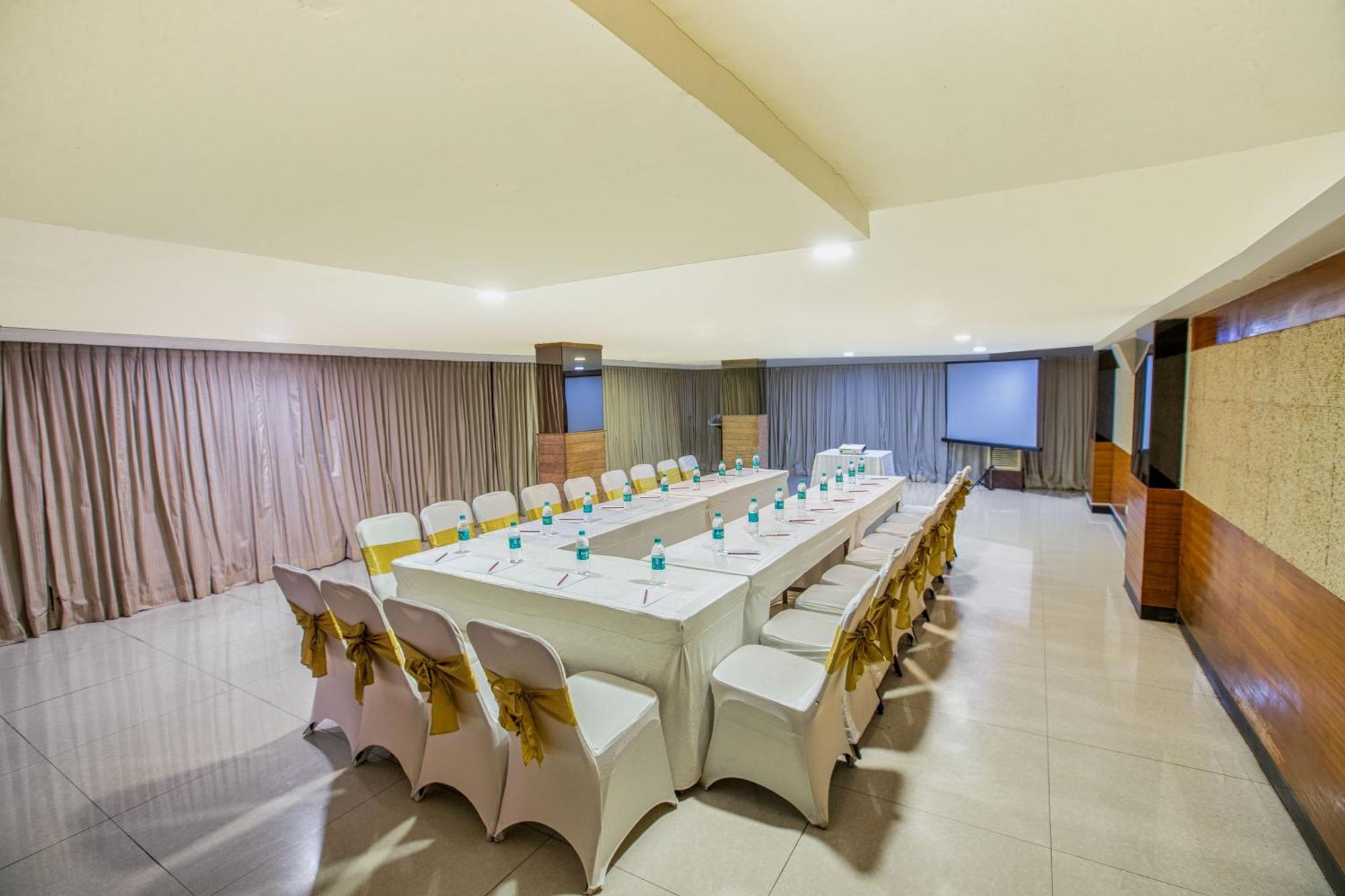 Monarch Brigade Road Hotel Bangalore Eksteriør billede