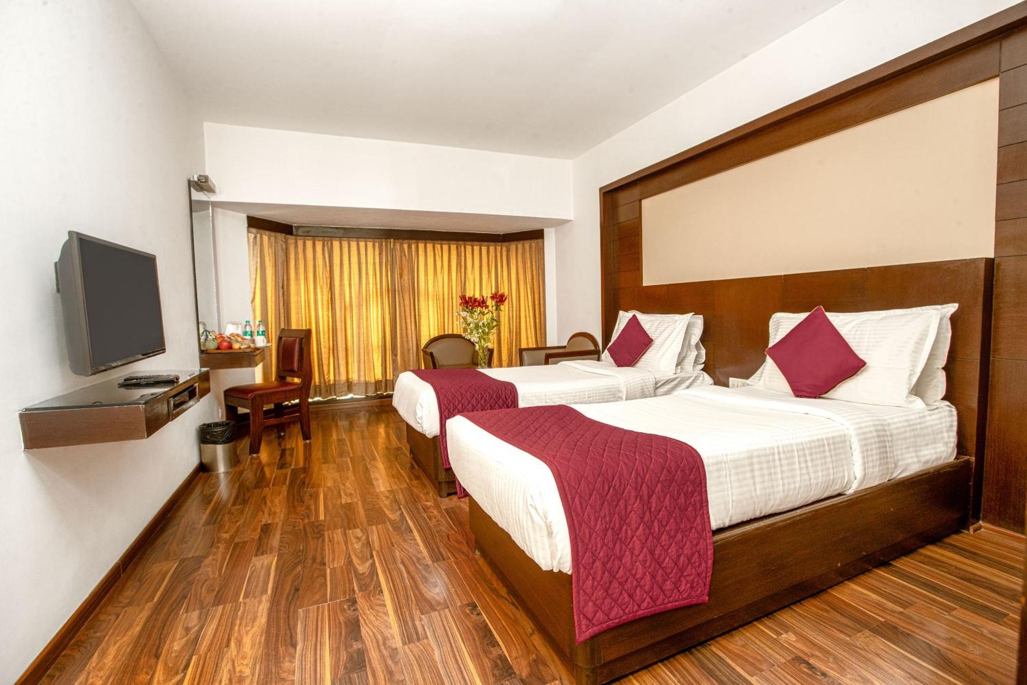 Monarch Brigade Road Hotel Bangalore Eksteriør billede