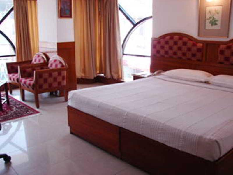 Monarch Brigade Road Hotel Bangalore Eksteriør billede