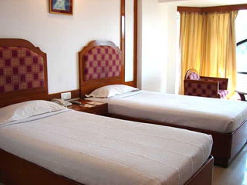 Monarch Brigade Road Hotel Bangalore Eksteriør billede