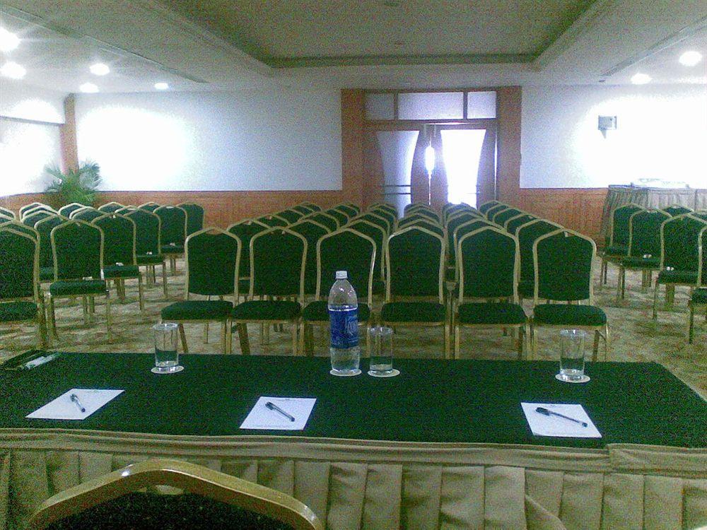Monarch Brigade Road Hotel Bangalore Eksteriør billede