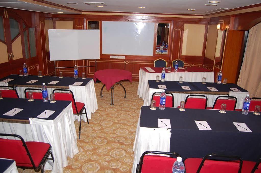 Monarch Brigade Road Hotel Bangalore Eksteriør billede
