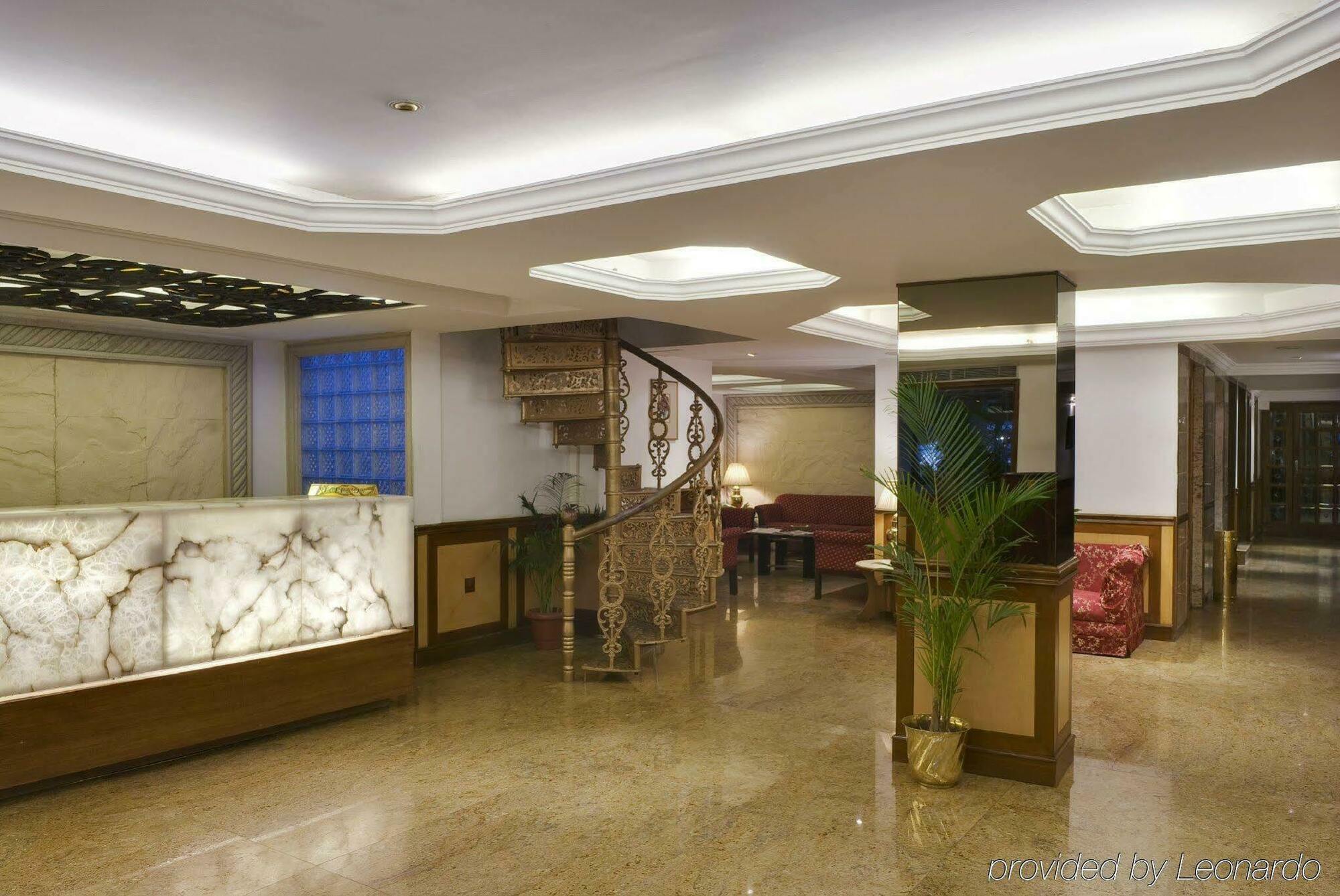 Monarch Brigade Road Hotel Bangalore Eksteriør billede